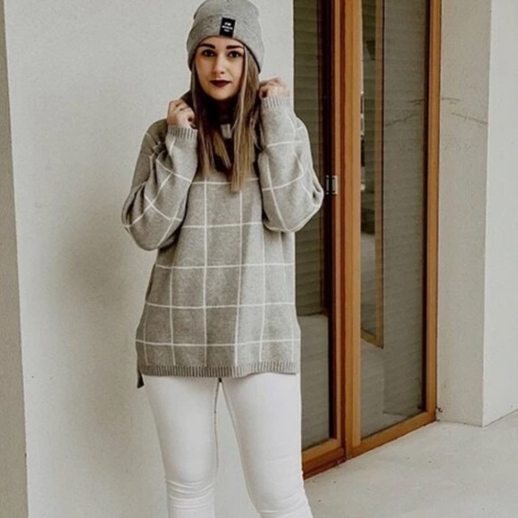 Grey Grid Printed Long Sweater Plaid Pattern Split Sides Pullover Turtleneck - Picture 12 of 16
